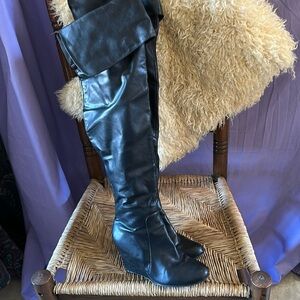 Breeze black women’s over the knee boots, size 4